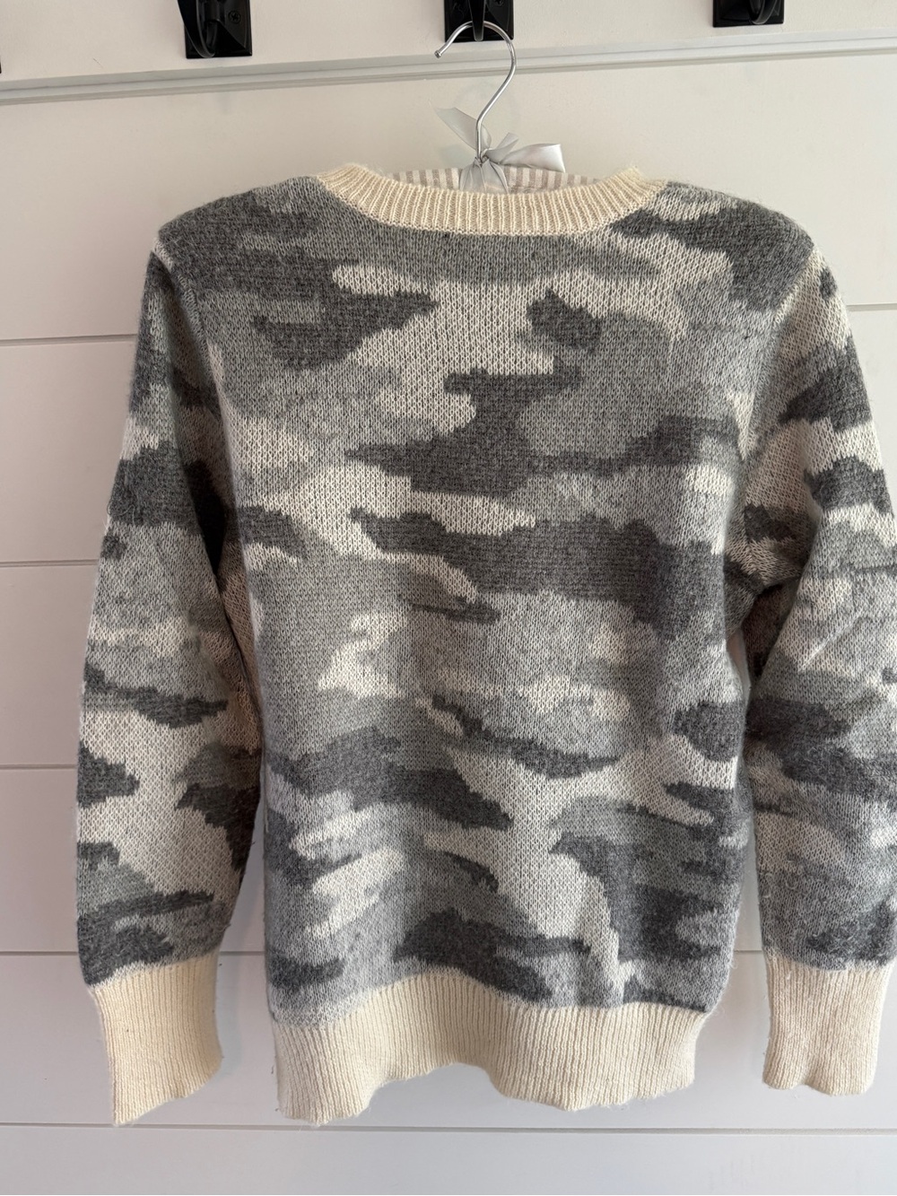 Banana Republic Women's Gray & Cream Camo Crewneck Sweater, Size Medium - Picture 2 of 6